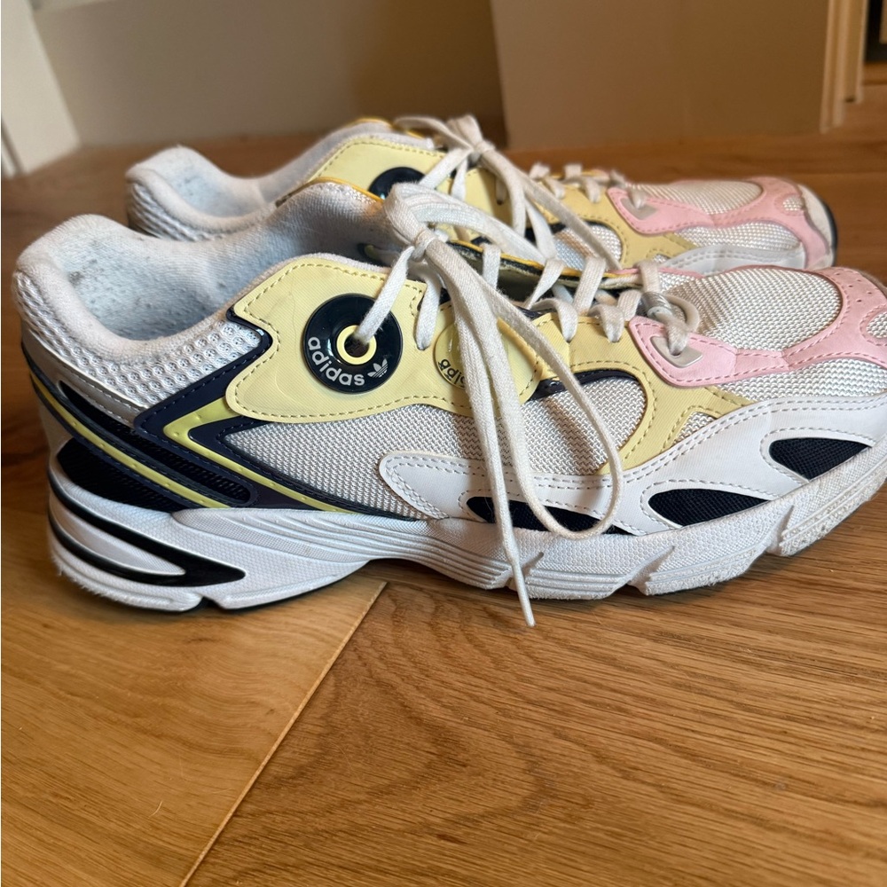 adidas Astir Sneaker